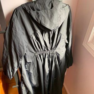 New black lululemon wind/rain jacket with hood